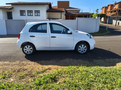 NISSAN March 1.6 16V 4P S FLEX, Foto 5