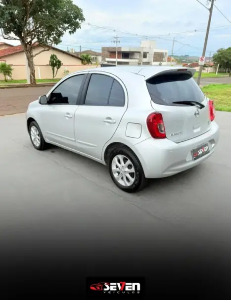 NISSAN March 1.6 16V 4P SV FLEX, Foto 4