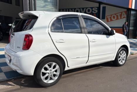 NISSAN March 1.6 16V 4P SV FLEX AUTOMÁTICO CVT, Foto 2