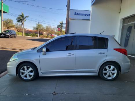 NISSAN Tiida Hatch 1.8 16V 4P SL FLEX AUTOMÁTICO, Foto 6 NISSAN Tiida Hatch 1.8 16V 4P SL FLEX AUTOMÁTICO, Foto 6