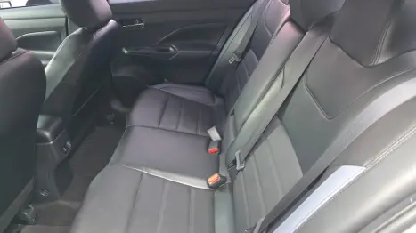 NISSAN Versa Sedan 1.6 16V 4P FLEX EXCLUSIVE XTRONIC AUTOMÁTICO CVT, Foto 9 NISSAN Versa Sedan 1.6 16V 4P FLEX EXCLUSIVE XTRONIC AUTOMÁTICO CVT, Foto 9