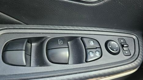 NISSAN Versa Sedan 1.6 16V 4P FLEX ADVANCE XTRONIC AUTOMTICO CVT, Foto 12