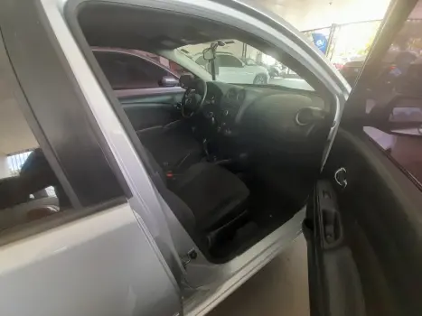 NISSAN Versa Sedan 1.6 16V 4P FLEX SL, Foto 5