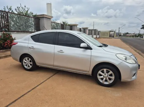 NISSAN Versa Sedan 1.6 16V 4P FLEX SL, Foto 1