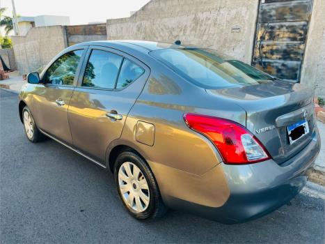 NISSAN Versa Sedan 1.6 16V 4P FLEX SV, Foto 2