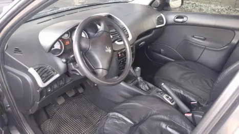 PEUGEOT 207 Sedan 1.4 4P PASSION XR FLEX, Foto 4
