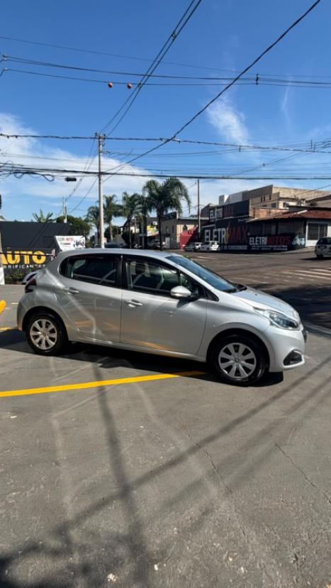PEUGEOT 208 1.0 12V 4P FIREFLY FLEX ACTIVE, Foto 3