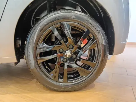 PEUGEOT 208 1.0 4P FLEX FIREFLY STYLE, Foto 9