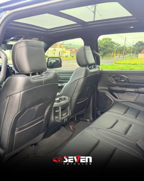 RAM 1500 5.7 V8 LIMITED NIGHT EDITION CABINE DUPLA 4X4 AUTOM�TICO, Foto 9