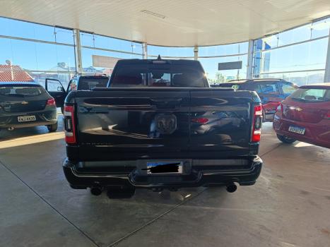 RAM 1500 5.7 V8 LIMITED NIGHT EDITION CABINE DUPLA 4X4 AUTOM�TICO, Foto 7