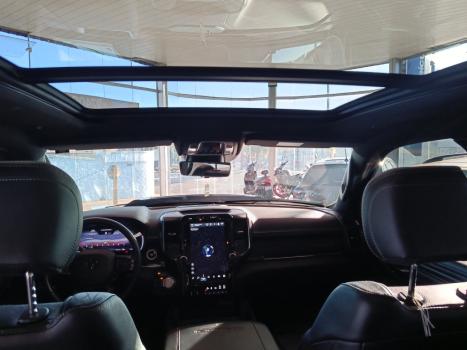 RAM 1500 5.7 V8 LIMITED NIGHT EDITION CABINE DUPLA 4X4 AUTOM�TICO, Foto 9