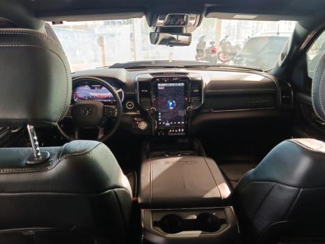 RAM 1500 5.7 V8 LIMITED NIGHT EDITION CABINE DUPLA 4X4 AUTOM�TICO, Foto 8