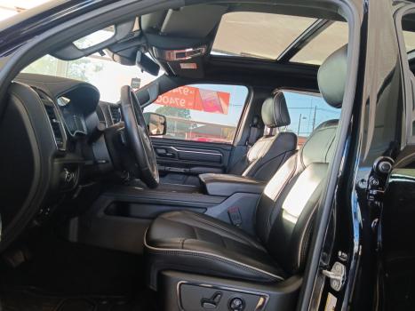 RAM 1500 5.7 V8 LIMITED NIGHT EDITION CABINE DUPLA 4X4 AUTOM�TICO, Foto 12