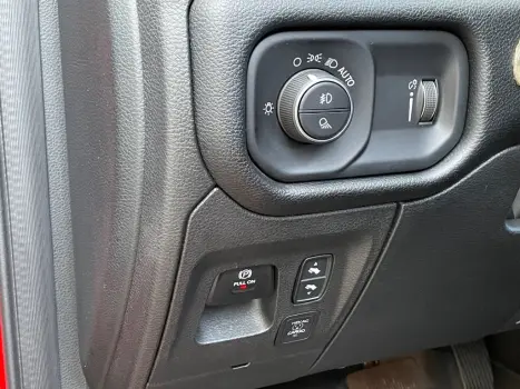 RAM 1500 5.7 V8 REBEL CABINE DUPLA 4X4 AUTOMTICO, Foto 17