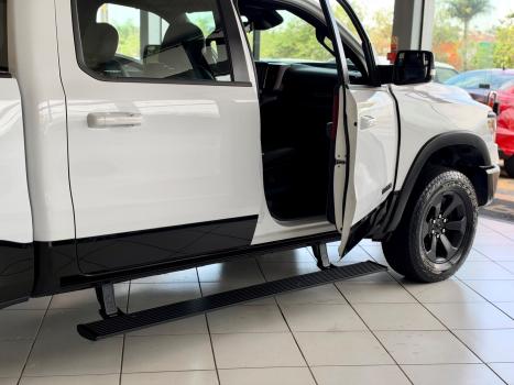 RAM 1500 5.7 V8 REBEL CABINE DUPLA 4X4 AUTOMÁTICO, Foto 10