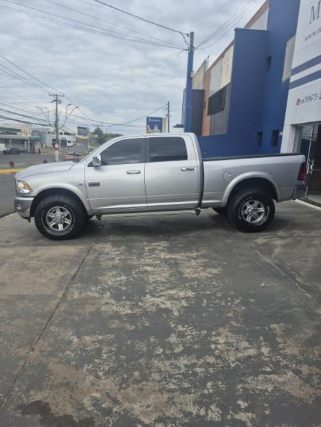 RAM 2500 6.7 I6 24V SLT CABINE DUPLA TURBO DIESEL LARAMIE 4X4 AUTOM�TICO, Foto 4