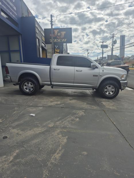 RAM 2500 6.7 I6 24V SLT CABINE DUPLA TURBO DIESEL LARAMIE 4X4 AUTOM�TICO, Foto 14