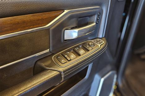 RAM 2500 6.7 I6 24V SLT CABINE DUPLA TURBO DIESEL LARAMIE 4X4 AUTOM�TICO, Foto 18