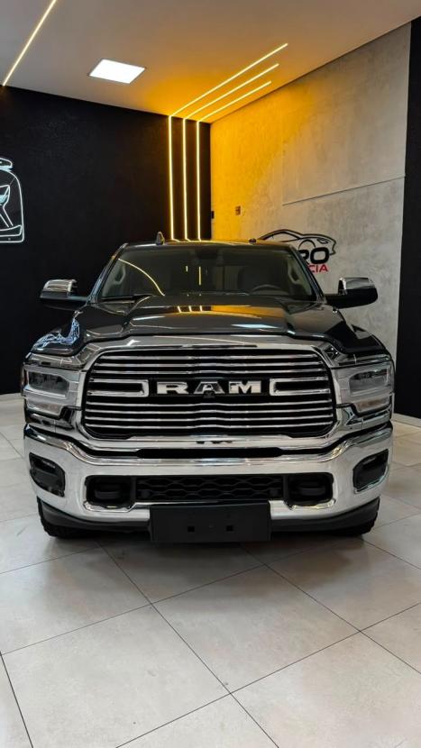 RAM 2500 6.7 I6 24V SLT CABINE DUPLA TURBO DIESEL LARAMIE 4X4 AUTOM�TICO, Foto 3