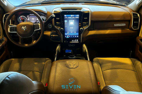 RAM 3500 6.7 I6 LIMITED LARAMIE CABINE DUPLA TURBO DIESEL AUTOMÁTICO, Foto 10 RAM 3500 6.7 I6 LIMITED LARAMIE CABINE DUPLA TURBO DIESEL AUTOMÁTICO, Foto 10