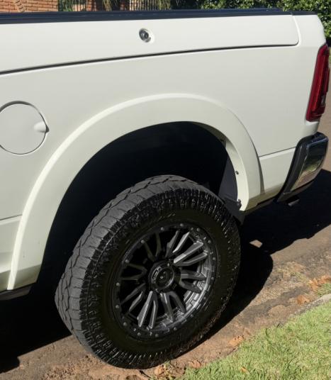 RAM 3500 6.7 I6 LIMITED LARAMIE CABINE DUPLA TURBO DIESEL AUTOM�TICO, Foto 4