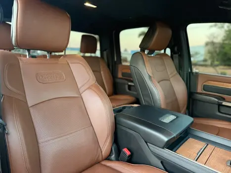 RAM 3500 6.7 I6 LIMITED LONG HORN CABINE DUPLA 4X4 TURBO DIESEL AUTOM�TICO, Foto 14