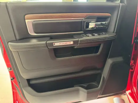 RAM Classic 5.7 V8 32V 4P HEMI LARAMIE AUTOMÁTICO, Foto 9 RAM Classic 5.7 V8 32V 4P HEMI LARAMIE AUTOMÁTICO, Foto 9