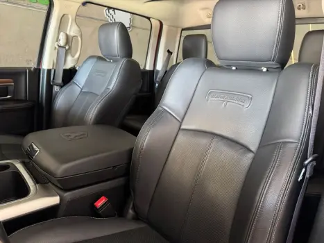 RAM Classic 5.7 V8 32V 4P HEMI LARAMIE AUTOMÁTICO, Foto 11 RAM Classic 5.7 V8 32V 4P HEMI LARAMIE AUTOMÁTICO, Foto 11