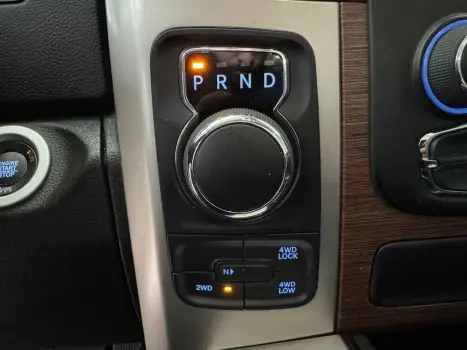 RAM Classic 5.7 V8 32V 4P HEMI LARAMIE AUTOMÁTICO, Foto 16 RAM Classic 5.7 V8 32V 4P HEMI LARAMIE AUTOMÁTICO, Foto 16