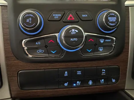 RAM Classic 5.7 V8 32V 4P HEMI LARAMIE AUTOMÁTICO, Foto 17 RAM Classic 5.7 V8 32V 4P HEMI LARAMIE AUTOMÁTICO, Foto 17