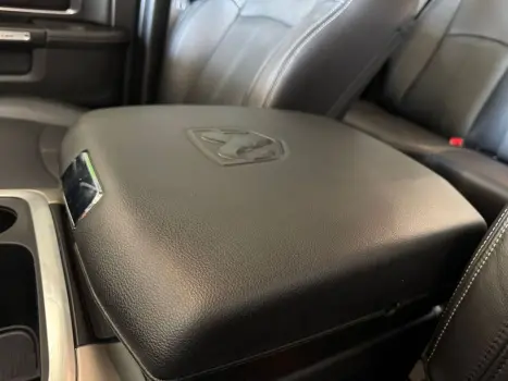 RAM Classic 5.7 V8 32V 4P HEMI LARAMIE AUTOMÁTICO, Foto 19 RAM Classic 5.7 V8 32V 4P HEMI LARAMIE AUTOMÁTICO, Foto 19