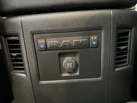 RAM Classic 5.7 V8 32V 4P HEMI LARAMIE AUTOMÁTICO, Foto 21 RAM Classic 5.7 V8 32V 4P HEMI LARAMIE AUTOMÁTICO, Foto 21