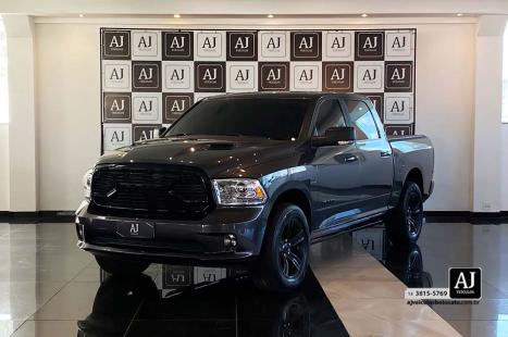 RAM Classic 5.7 V8 32V 4P HEMI LARAMIE NIGHT EDITION AUTOMTICO, Foto 1