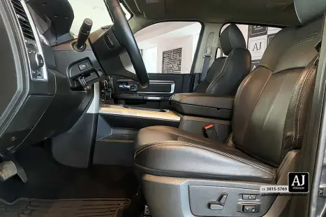 RAM Classic 5.7 V8 32V 4P HEMI LARAMIE NIGHT EDITION AUTOMTICO, Foto 13