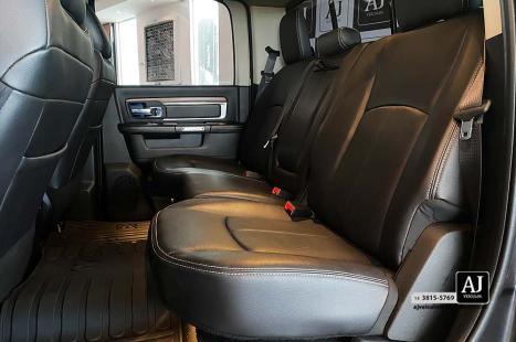 RAM Classic 5.7 V8 32V 4P HEMI LARAMIE NIGHT EDITION AUTOMTICO, Foto 14