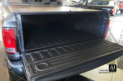 RAM Classic 5.7 V8 32V 4P HEMI LARAMIE NIGHT EDITION AUTOMTICO, Foto 17