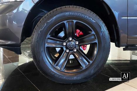 RAM Classic 5.7 V8 32V 4P HEMI LARAMIE NIGHT EDITION AUTOMTICO, Foto 18