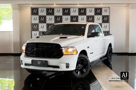 RAM Classic 5.7 V8 32V 4P HEMI LARAMIE NIGHT EDITION AUTOMTICO, Foto 1