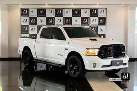 RAM Classic 5.7 V8 32V 4P HEMI LARAMIE NIGHT EDITION AUTOMTICO, Foto 3