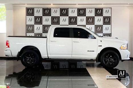 RAM Classic 5.7 V8 32V 4P HEMI LARAMIE NIGHT EDITION AUTOMTICO, Foto 4