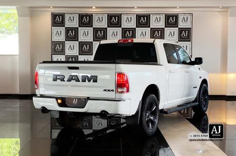 RAM Classic 5.7 V8 32V 4P HEMI LARAMIE NIGHT EDITION AUTOMTICO, Foto 8