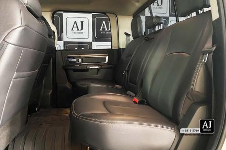 RAM Classic 5.7 V8 32V 4P HEMI LARAMIE NIGHT EDITION AUTOMTICO, Foto 14