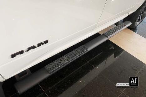 RAM Classic 5.7 V8 32V 4P HEMI LARAMIE NIGHT EDITION AUTOMTICO, Foto 19
