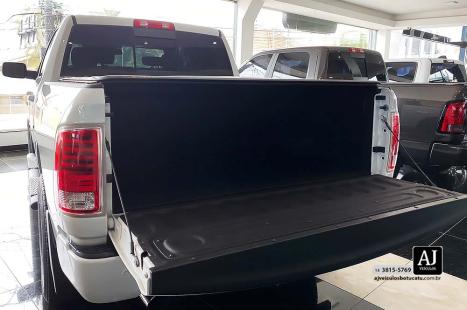 RAM Classic 5.7 V8 32V 4P HEMI LARAMIE NIGHT EDITION AUTOMTICO, Foto 20