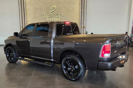 RAM Classic 5.7 V8 32V 4P HEMI LARAMIE NIGHT EDITION AUTOM�TICO, Foto 3