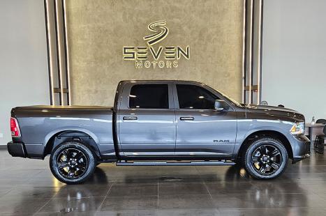 RAM Classic 5.7 V8 32V 4P HEMI LARAMIE NIGHT EDITION AUTOM�TICO, Foto 6