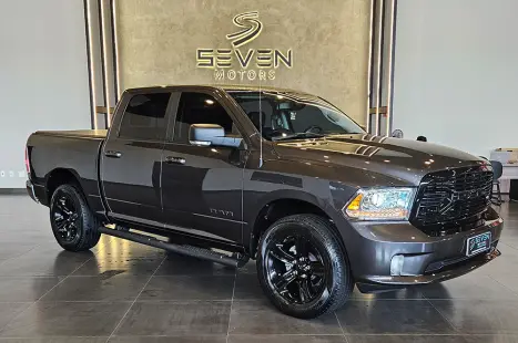 RAM Classic 5.7 V8 32V 4P HEMI LARAMIE NIGHT EDITION AUTOM�TICO, Foto 7
