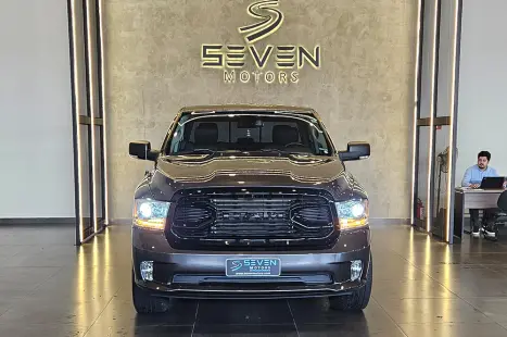 RAM Classic 5.7 V8 32V 4P HEMI LARAMIE NIGHT EDITION AUTOM�TICO, Foto 8