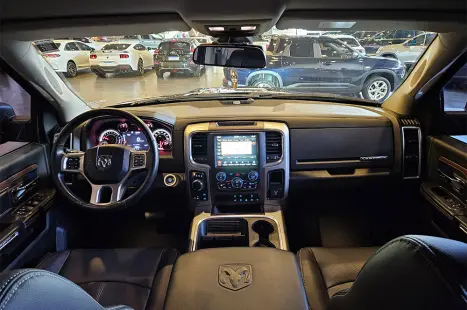RAM Classic 5.7 V8 32V 4P HEMI LARAMIE NIGHT EDITION AUTOM�TICO, Foto 11