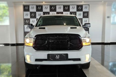 RAM Classic 5.7 V8 32V 4P HEMI LARAMIE NIGHT EDITION AUTOMÁTICO, Foto 3